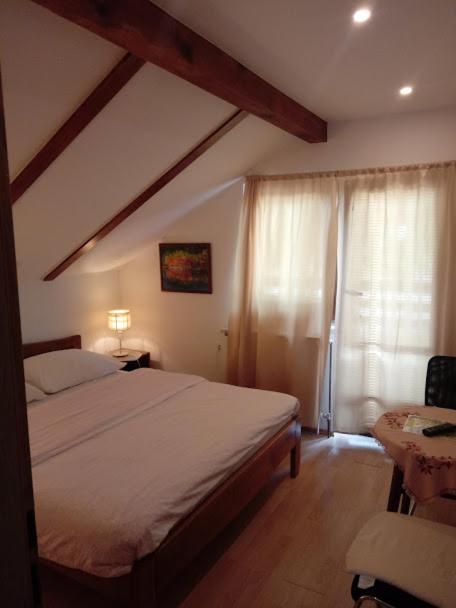 Guesthouse Marton Jezerce Extérieur photo