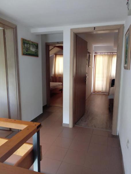 Guesthouse Marton Jezerce Extérieur photo