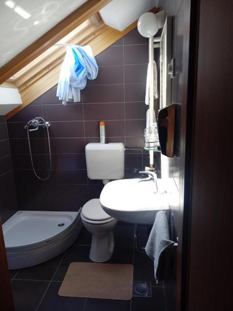 Guesthouse Marton Jezerce Chambre photo