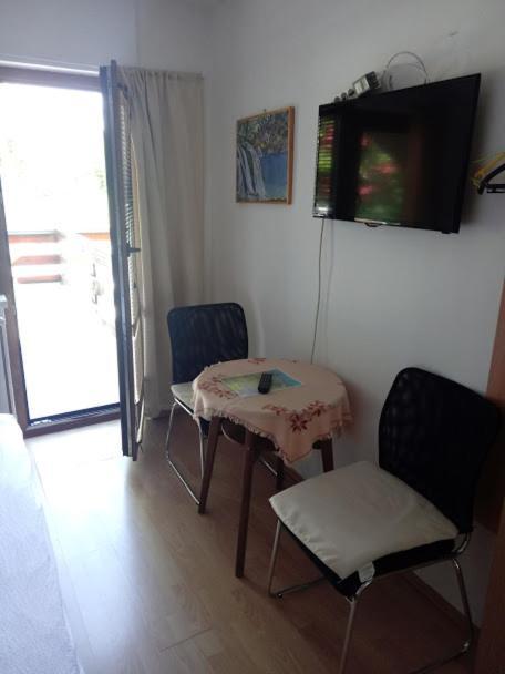 Guesthouse Marton Jezerce Chambre photo