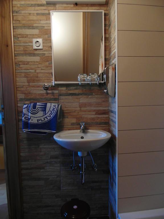 Guesthouse Marton Jezerce Chambre photo