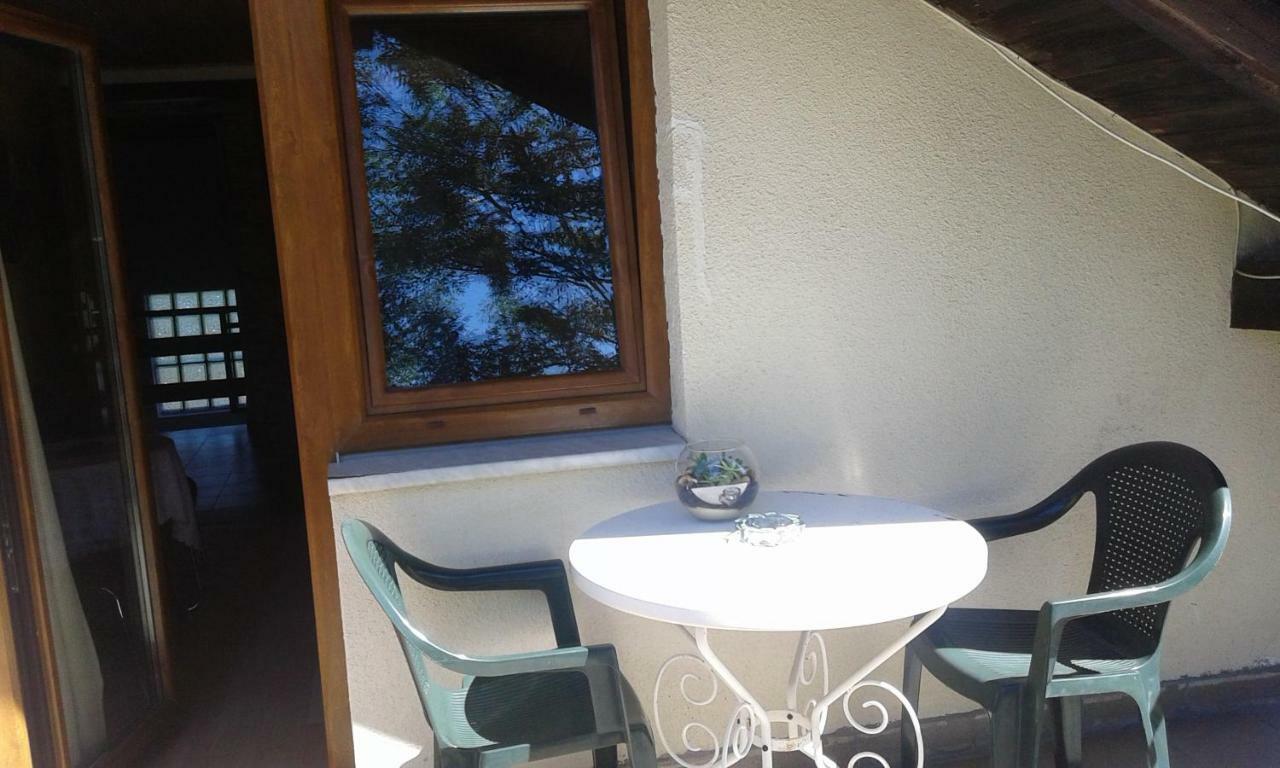 Guesthouse Marton Jezerce Extérieur photo