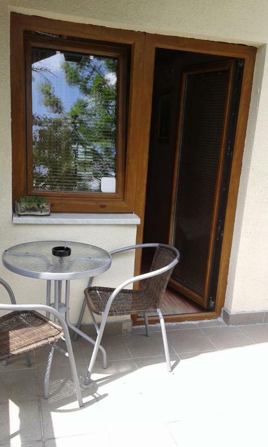Guesthouse Marton Jezerce Extérieur photo