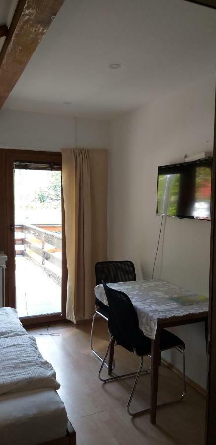 Guesthouse Marton Jezerce Extérieur photo