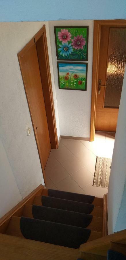 Guesthouse Marton Jezerce Extérieur photo