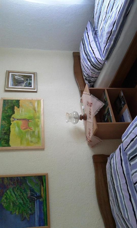 Guesthouse Marton Jezerce Chambre photo